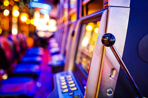 Live Three Card Poker table at atlas77 login with dealer and betting positions